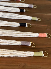 Load image into Gallery viewer, Macrame Plant Hanger